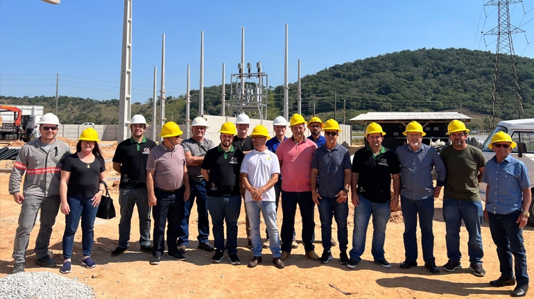 Diretoria e Conselheiros da Cerpalo visitam subestação