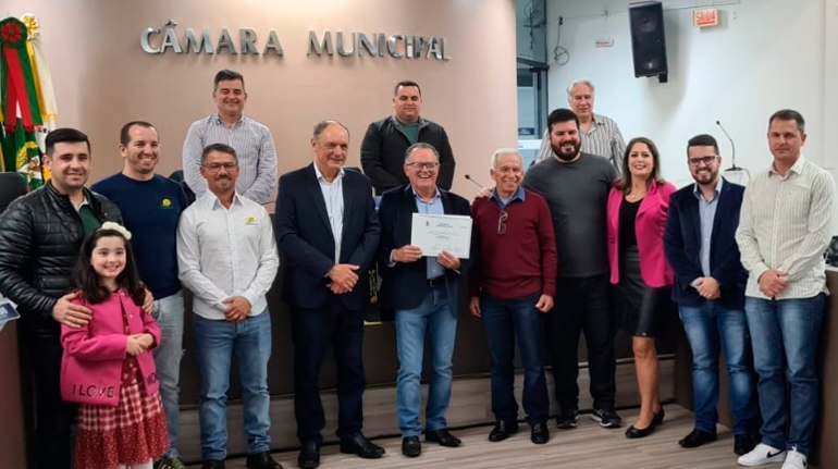 Cerpalo recebe homenagem na Câmara de Imbituba