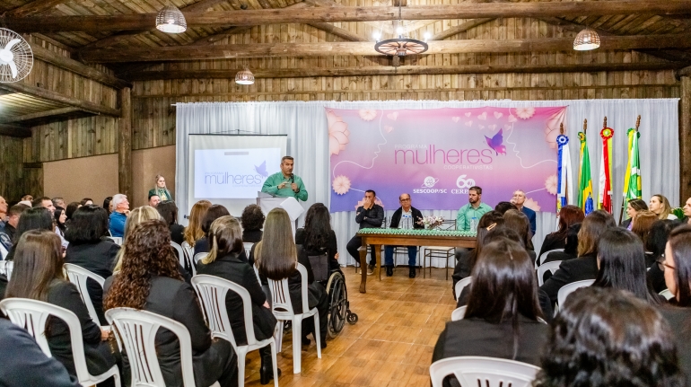 CERPALO celebra formatura - Mulheres Cooperativistas