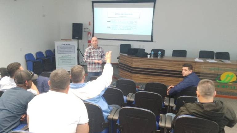 Funcionários da Cerpalo participam do Curso NR-5