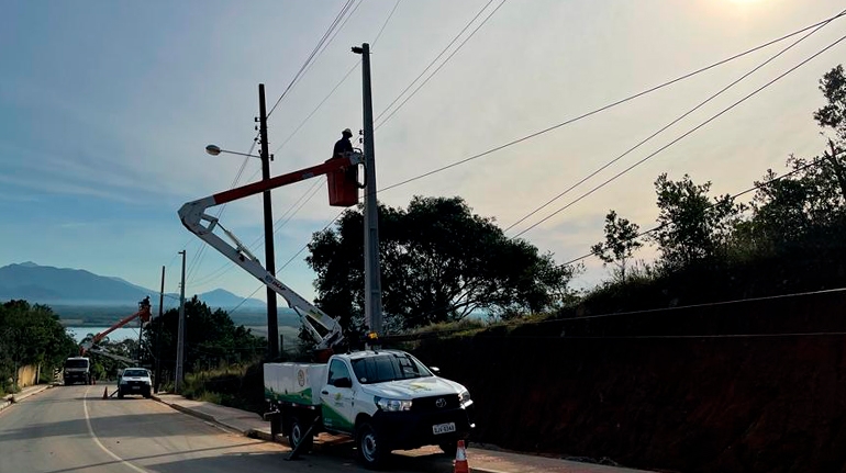 Cerpalo instala novo transformador e três novos postes no Morro do Siriú